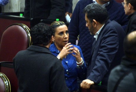Algunos diputados tuvieron que correr literalmente para que no les marcaran retardo, a algunos otros de plano les valió y llegaron a la hora que quisieron y como es costumbre solo llegaron a tomar café.
