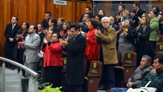 La diputada Cinthya Lobato presentó una iniciativa para que el REVOE no se tenga que refrendar, por lo que fue muy aplaudida por los rectores de varias escuelas privadas quienes asistieron a esta sesión del Congreso local.