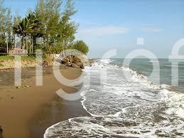  Siguen perdiéndose varios kilómetros de playas en el municipio costero, sobre todo en esta cabecera municipal y en la zona de Costa Esmeralda. 