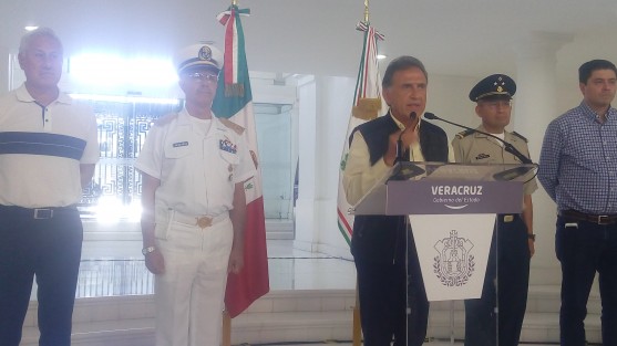 Recompensa de 1 mdp a quien denuncie a asesinos, secuestradores y demás integrantes de la delincuencia organizada. La información será confidencial, aseguró el gobernador  Miguel Ángel Yunes Linares.