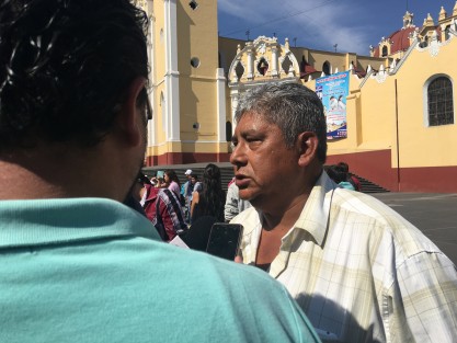 A decir del señor Santiago Guevara Hernández, representante del Grupo Tiburón A.C. solicitan diversos apoyos para personas con necesidades y reparación de calles, pues para ellos no ha llegado ni una despensa ni nada, son parte de... y no se puede patear al pesebre. 
