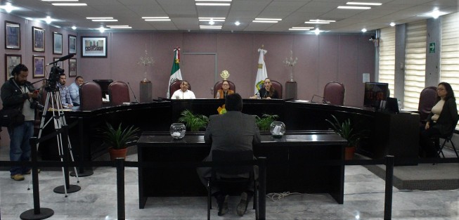 En la sala de sesiones Venustiano Carranza del Congreso son las entrevistas a diferentes aspirantes a contralorías y fiscalía. 