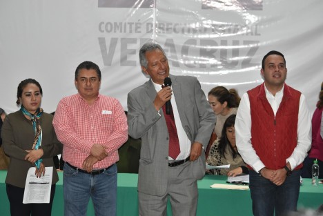 Sin acarreados, sin escándalo, sin multitudes, sin pre andidatos que inspiren algo o den indicios de que vayan a ganar, se llevaron a cabo los preregistros de aspirantes a una diputación en el Partido Revolucionario Institucional. 