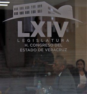 La Comisión Permanente de Procuración de Justicia, de la LXIV Legislatura de Veracruz, integrada por los diputados José Luis Enríquez Ambell, María Josefina Gamboa Torales y Zenyazen Roberto Escobar García, presidente, secretaria y vocal, respectivamente, entrevistaron a 22 aspirantes a ocupar la titularidad de la Fiscalía Especializada en Combate a la Corrupción.