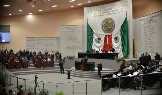 El diputado del Grupo Legislativo de MORENA, en el Congreso del Estado, Rogelio Arturo Rodríguez García, presentó la iniciativa con proyecto de Ley para Prevenir y Atender el Desplazamiento Interno en el Estado de Veracruz, cuyo propósito será el establecer las bases para la prevención, protección, ayuda y asistencia de las personas desplazadas internamente durante su traslado y después del retorno o reasentamiento.