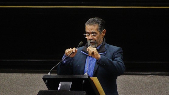 El diputado Tito Delfín Cano solicitó exhortar a la SCT para que reduzca los precios de peaje en Veracruz, dado que las condiciones de las autopistas son pésimas y también para que rehabiliten las vías carreteras que así lo requieran.
