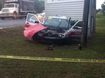 La jefa de información de Radio Televisión de Veracruz (RTV) en la zona conurbada Veracruz- Boca del Río, Susana Herrera Lazarini, falleció en un trágico accidente carretero que se registró la tarde del jueves, donde falleció también su acompañante, mientras el conductor del taxi en el que viajaban resultó seriamente lesionado.