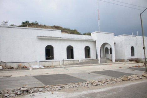 Se posterga la entrega del nuevo edificio de la Cruz Roja que se construye en Papantla, no será en este mes de febrero  como se había acordado, debido a que aún falta el equipamiento del mismo. 
