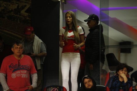 Los Tiburones Rojos de Veracruz no supieron aprovechar la ventaja de 1 por 0 sobre el Santos Laguna y se dejaron empatar en el último minuto del partido.