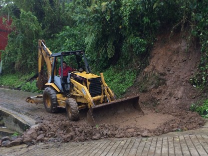 FF25 provoca leves afectaciones en la cabecera municipal de Tlapacoyan.
