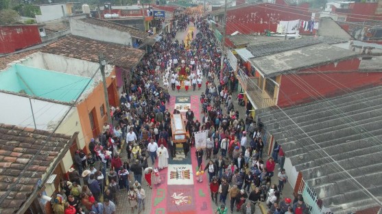 Por primera vez la fiesta devocional de Teocelo en Honor a Santo Entierro de Cristo tuvo una semana de duración, durante la cual se desarrollaron actividades tradicionales, culturales, artísticas, deportivas y recreativas, donde todas las áreas del H. Ayuntamiento se articularon para su realización. 