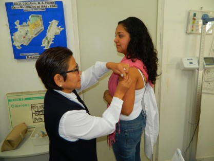 Ediles invitan a la población vacunarse contra la influenza para prevenir afectaciones a la salud.

