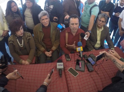 Este miércoles en conferencia de prensa en la Plaza Lerdo, el precandidato de MORENA a la gubernatura de Veracruz, Cuitláhuac García JIménez, presentó al ex alcalde de Xalapa, Rafael Hernández Villalpando, como Coordinador de Organización de MORENA en el Distrito X-Xalapa urbano.   
