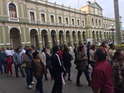  Integrantes del Movimiento Magisterial Veracruzano, marcharon este miércoles por las principales calles de la ciudad de Córdoba, en contra de las reformas educativas y de la Ley de Seguridad Interior.
