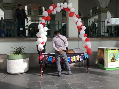 En marcha el programa de Bodas Colectivas en Xalapa. Autoridades municipales invitan a las parejas a formalizar legalmente sus uniones en esta campaña de trámites gratuitos. La recepción de documentos es hasta al 12 de febrero, de lunes a viernes de 8:00 a 14:00 horas, en los módulos del Registro Civil  y Palacio Municipal. 