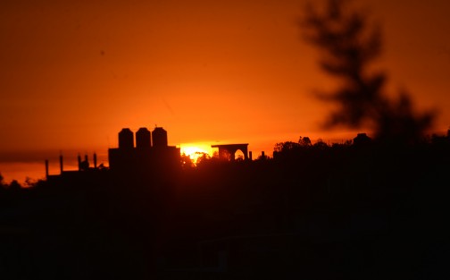 Este día se han presentado más períodos de sol en el Estado de Veracruz, con recuperación de la temperatura diurna, pero en regiones de montaña aún se espera un ambiente frío por la noche.-madrugada con heladas al amanecer en las partes más elevadas. 