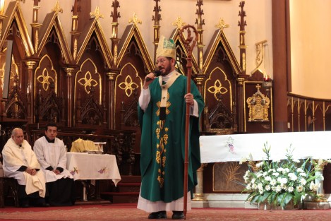 El Azobispo de Xalapa, Hipólito Reyes Larios, llamó a los feligreses a ser solidarios con los enfermos, quienes además de atención médica necesitan de la oración y de los sacramentos, los cuales sanan el espíritu. 