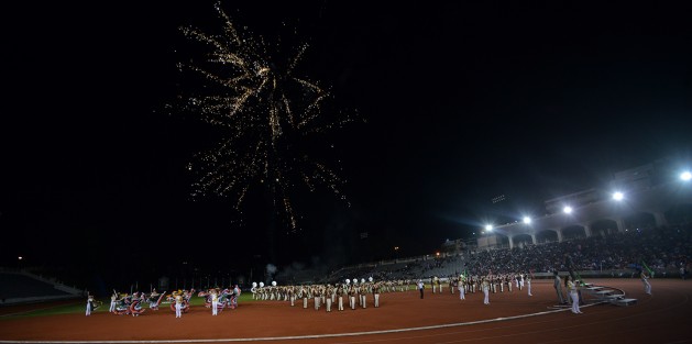 Con motivo del 101 aniversario de la Constitución Mexicana, marching bands de varias instituciones educativas de Xalapa marcharon desde el Teatro del Estado hasta llegar al Estadio Xalapeño, donde lucieron sus mejores pasos y melodías ante miles de xalapeños.  