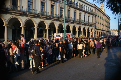 Con motivo del 101 aniversario de la Constitución Mexicana, marching bands de varias instituciones educativas de Xalapa marcharon desde el Teatro del Estado hasta llegar al Estadio Xalapeño, donde lucieron sus mejores pasos y melodías ante miles de xalapeños. 