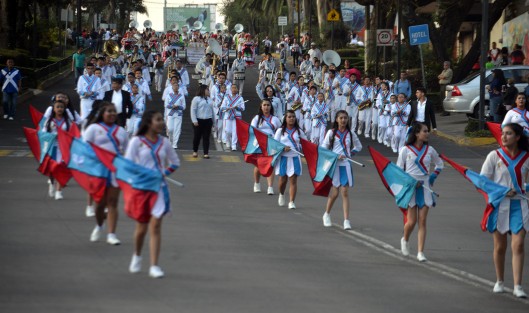 Con motivo del 101 aniversario de la Constitución Mexicana, marching bands de varias instituciones educativas de Xalapa marcharon desde el Teatro del Estado hasta llegar al Estadio Xalapeño, donde lucieron sus mejores pasos y melodías ante miles de xalapeños. 