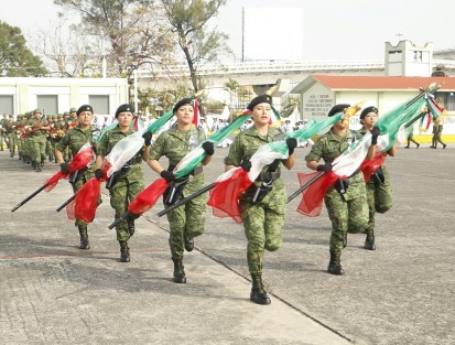 En el marco de la celebración del 101 Aniversario de la Constitución Mexicana, se llevó a cabo la Ceremonia de Imposición de Condecoraciones a Personal del Ejército y MARINA. El evento tuvo lugar en las instalaciones del 83 Batallón de Infantería en La Boticaria.
