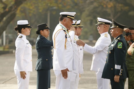 En el marco de la celebración del 101 Aniversario de la Constitución Mexicana, se llevó a cabo la Ceremonia de Imposición de Condecoraciones a Personal del Ejército y MARINA. El evento tuvo lugar en las instalaciones del 83 Batallón de Infantería en La Boticaria.