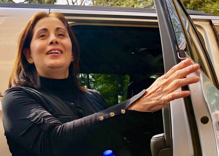 La precandidata a la gubernatura de Veracruz por el Partido Nueva Alianza, Judith González Sheridad o <em>July Sheridan</em>, como maneja en su campaña, se presentó ante los medios en un café del centro de Xalapa la mañana de este miércoles.  