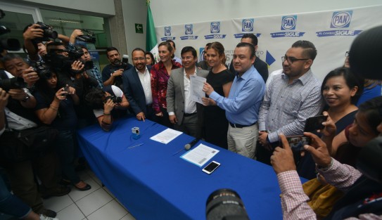Este miércoles continuaron los registros de precandidatos para las diputaciones  locales de los diferentes distritos de la entidad. 