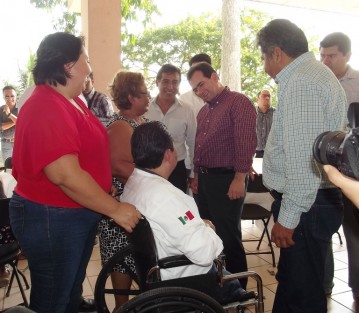 El precandidato a la gubernatura por el PRI, José Francisco Yunes Zorrilla, estuvo en el municipio de Papantla y la región, donde destacó que no todos los priistas son iguales a Javier Duarte, además es un tema repetitivo que utilizan otros partidos para atacar al PRI en las próximas elecciones.