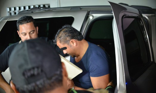 Roberto González Meza, ex director de la Fuerza Civil, fue trasladado la noche de este miércoles al penal de Pacho Viejo, luego de que fuera detenido presuntamente acusado del delito de desaparición de personas.  
