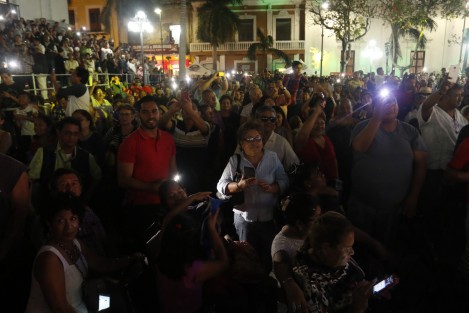Con la quema del mal humor dio inicio el Carnaval de Veracruz 2018. La corte real fue presentada en el zócalo de la ciudad ante cientos de asistentes. 