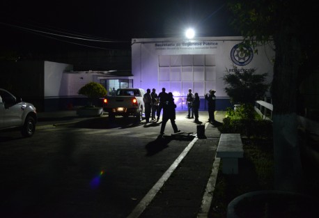 Luego de la medianoche, Roberto N., exdirector de la Fuerza Civil, fue trasladado de los juzgados al penal de Pacho Viejo.
