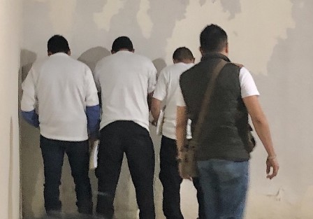 En fuerte operativo en camionetas de la Policía Ministerial de la Fiscalía General del Estado de Veracruz y escoltados por elementos de Fuerza Civil de la SSP del Estado de Veracruz,  trasladaron al penal de Pacho Viejo a 13 policías de esta última corporación, presuntamente implicados en desapariciones forzadas.  