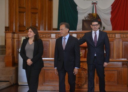 Juan Carlos Saldaña será en adelante el encargado de reatir las despensas a nombre de Protección CIvil y revisar las leches. 