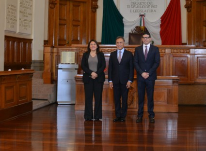 El Gobernador Yunes nombró a Yolanda Baizabal Silva como titular de la Secretaría de Infraestructura y Obras Públicas; y a Juan Carlos Saldaña Morán como Secretario de Protección Civil. Julen se va a seguirle de chapulín.  