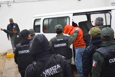 Este viernes se reanudó en los juzgados de Pacho Viejo, la audiencia de los 19 ex altos mandos de la SSP y policías acusados de desaparición forzada. 
