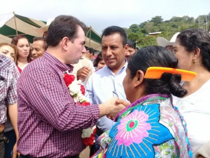 Al no conseguir nada con MORENA, José Juárez Ambrosio se hace el aparecido en el PRI, para apoyar a Pepe Yunes en su búsqueda de  la gubernatura. 