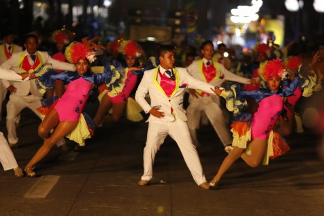 Con retraso de una hora, inició el Cuarto Desfile de Comparsas y Carros Alegóricos del Carnaval de Veracruz 2018.
