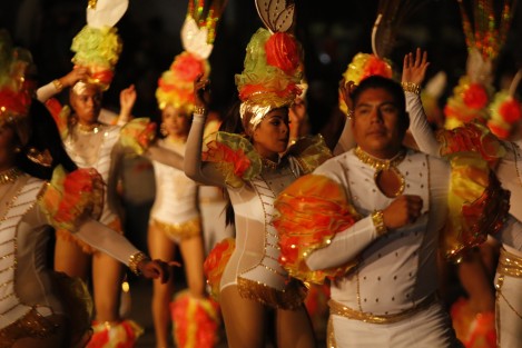Con retraso de una hora, inició el Cuarto Desfile de Comparsas y Carros Alegóricos del Carnaval de Veracruz 2018.
