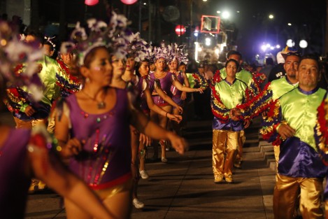 Con retraso de una hora, inició el Cuarto Desfile de Comparsas y Carros Alegóricos del Carnaval de Veracruz 2018.
