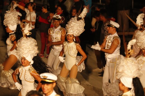 Con retraso de una hora, inició el Cuarto Desfile de Comparsas y Carros Alegóricos del Carnaval de Veracruz 2018.