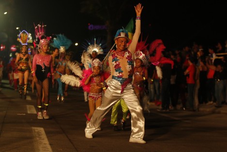 Se realizó el sexto y último desfile de comparsas y carros alegóricos del Carnaval de Veracruz 2018. En este paseo participó el alcalde de la ciudad así como estrellas de la televisión mexicana. 