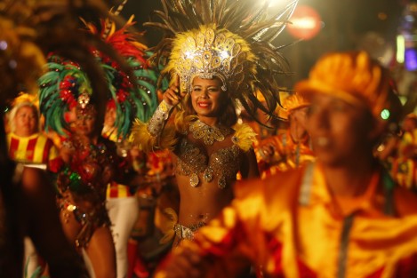 Se realizó el sexto y último desfile de comparsas y carros alegóricos del Carnaval de Veracruz 2018. En este paseo participó el alcalde de la ciudad así como estrellas de la televisión mexicana.