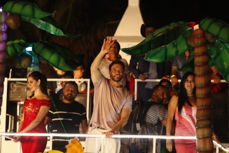 Se realizó el sexto y último desfile de comparsas y carros alegóricos del Carnaval de Veracruz 2018. En este paseo participó el alcalde de la ciudad así como estrellas de la televisión mexicana.