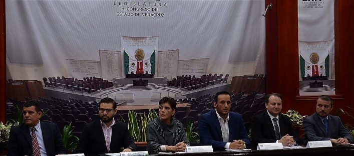 Al inaugurar el concurso de oratoria “Juan Escutia 2018” en su fase estatal, la presidenta de la Mesa Directiva de la LXIV Legislatura de Veracruz, diputada María Elisa Manterola Sainz, destacó que una persona con habilidades en oratoria acrecienta su elocuencia y capacidades de persuasión o de impresionar a su auditorio.  