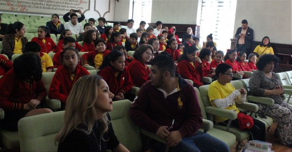 Conocer la estructura y funciones del Ayuntamiento de Xalapa, así como Alumnos del Centro Escolar Acueducto participaron en el programa Cabildo Infantil de  Xalapa en donde recibieron pláticas sobre medidas de seguridad en redes sociales, e información sobre actividades responsabilidad de los ediles. 