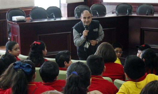 Conocer la estructura y funciones del Ayuntamiento de Xalapa, así como Alumnos del Centro Escolar Acueducto participaron en el programa Cabildo Infantil de  Xalapa en donde recibieron pláticas sobre medidas de seguridad en redes sociales, e información sobre actividades responsabilidad de los ediles. 