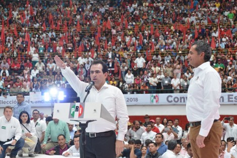 Este sábado miles de priistas se congregaron en la Plaza La Concordia de la ciudad de Orizaba, Ver.  como testigos de la toma de protesta de José Yunes Zorrilla como candidato a gobernador de Veracruz. 