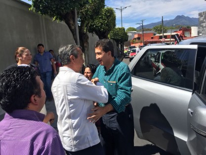 Héctor Yunes Landa y Emilio Antonio Gamboa Patrón asistieron este sábado a la toma de protesta como candidato a gobernador de José Yunes Zorrilla, la cual se llevó a cabo en el toreo de la Concordia.