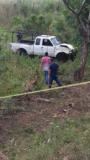 Una persona fallecida y un lesionado en accidente en Acayucan este lunes.